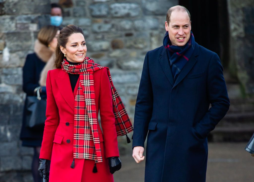 Todos los abrigos que Kate Middleton llevó en su tour real por tren