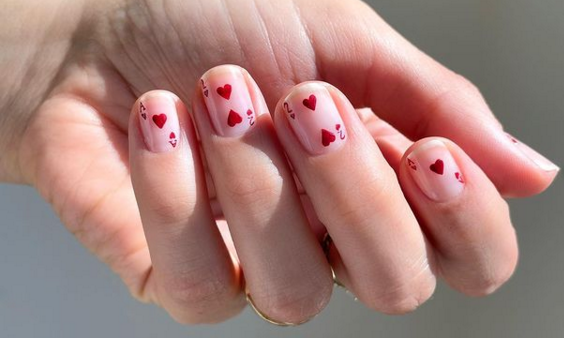5 manicuras (llena de corazones) para celebrar San Valentín
