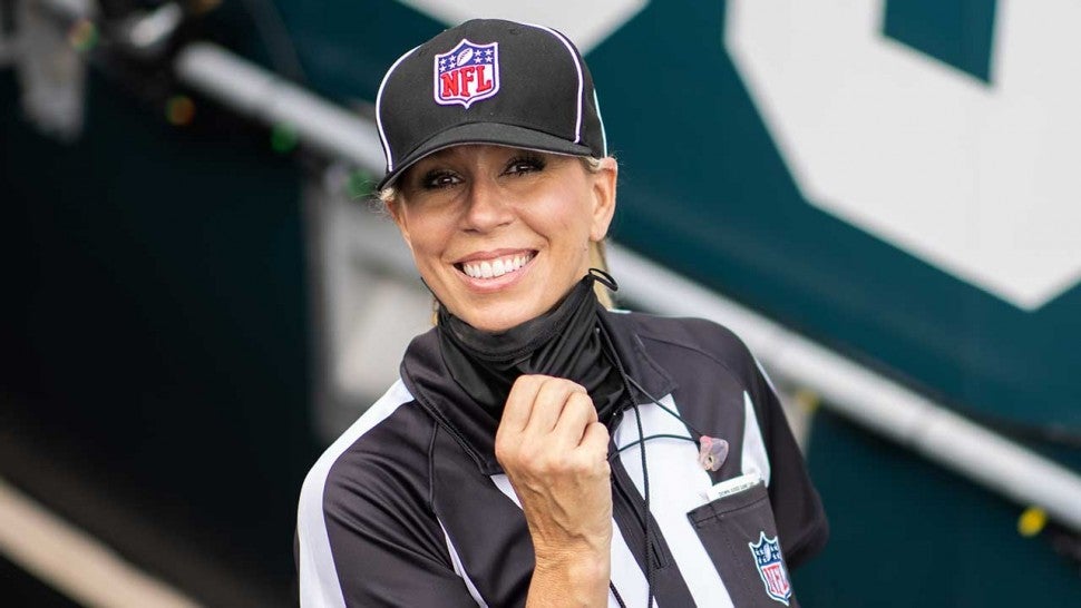 Te contamos lo que no sabías de Sarah Thomas, la primera mujer árbitro de la NFL en un Super Bowl