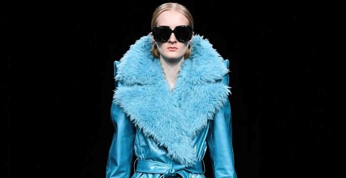 Alexander McQueen y Balenciaga dejarán de usar pieles de animales en sus diseños