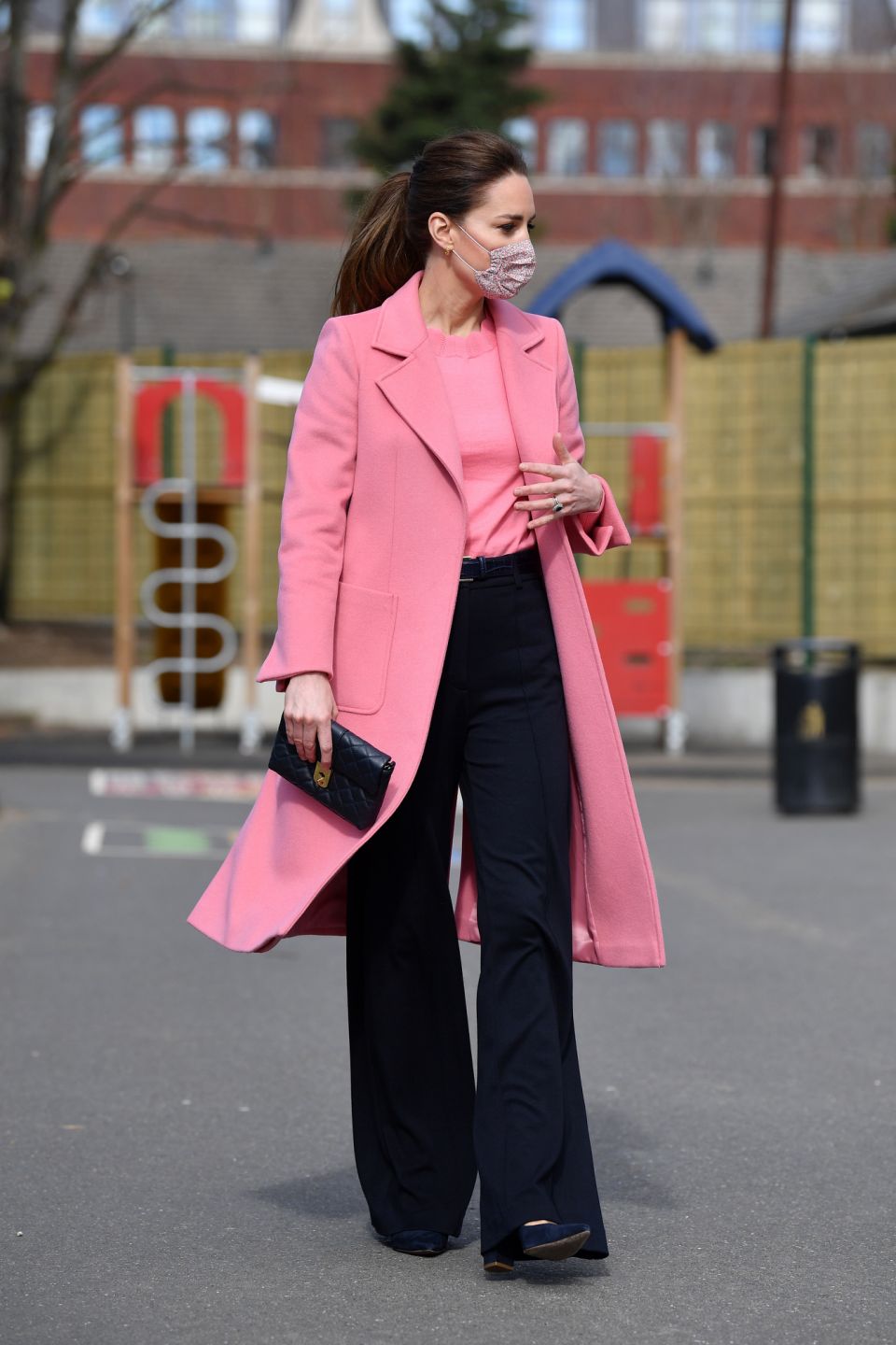 Kate Middleton deslumbra, en rosa, en su primera aparición pública de 2021