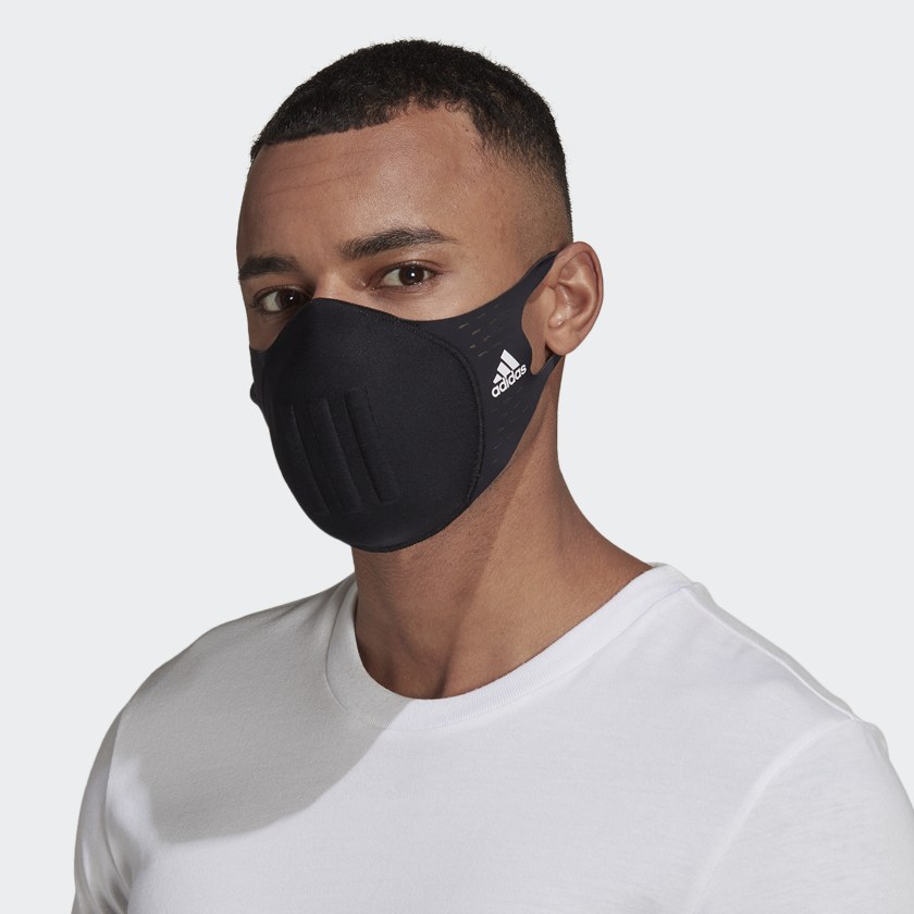 Adidas lanza segunda generación de estupendas cubiertas faciales