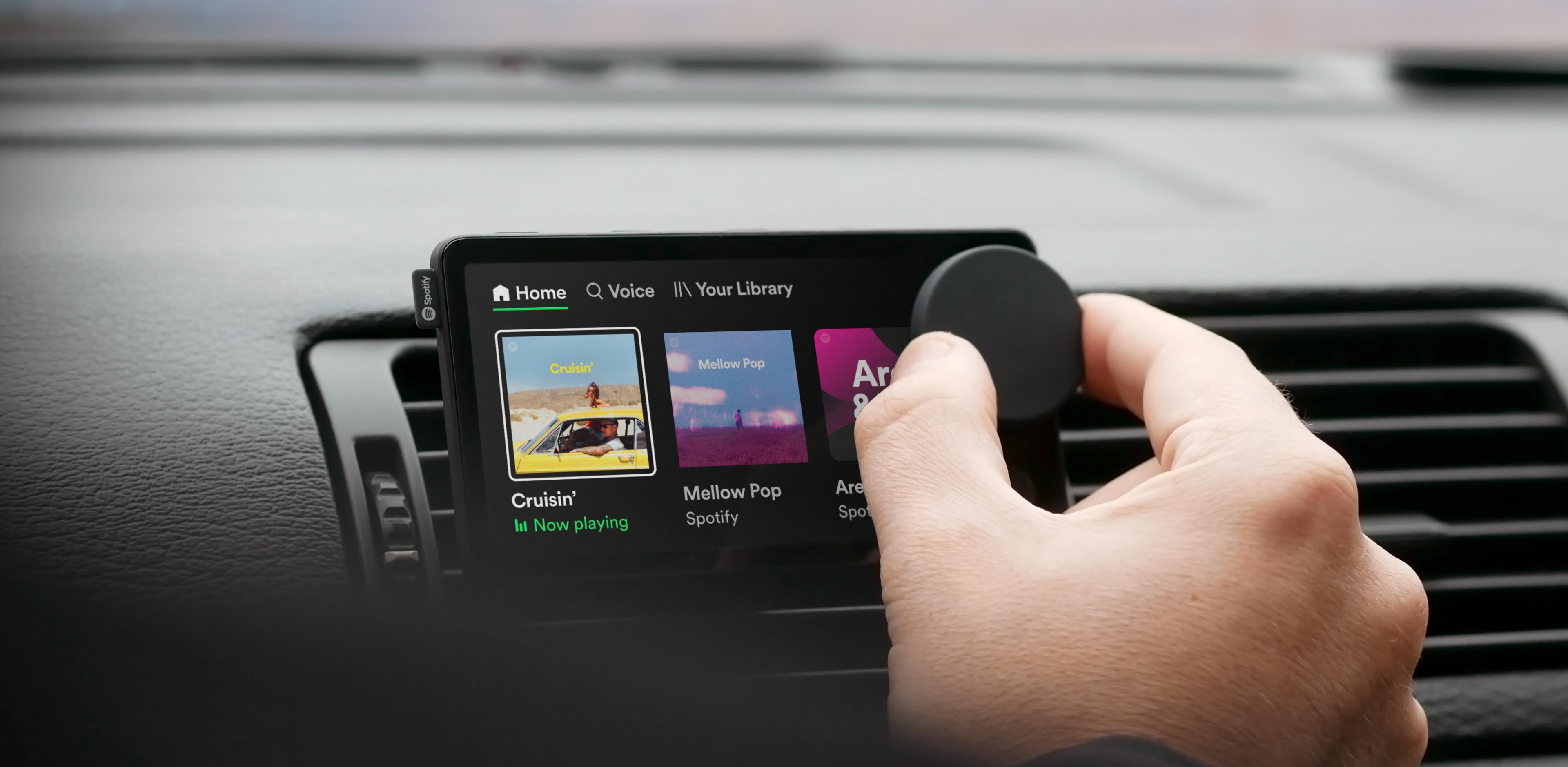 La plataforma de música streaming presenta su primer reproductor inteligente para automóviles.