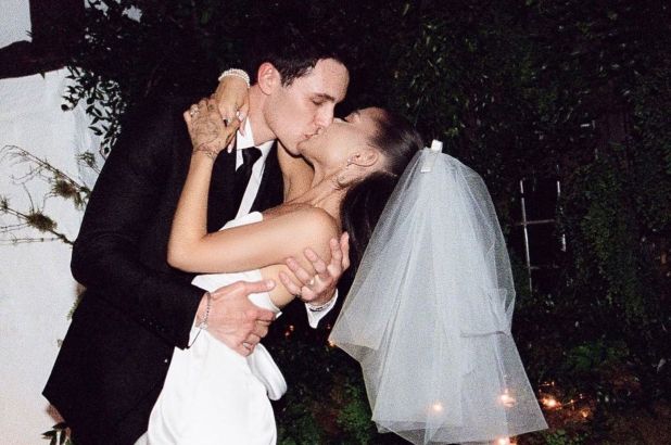 ¡Ariana Grande finalmente comparte las fotos de su boda con Dalton Gómez!