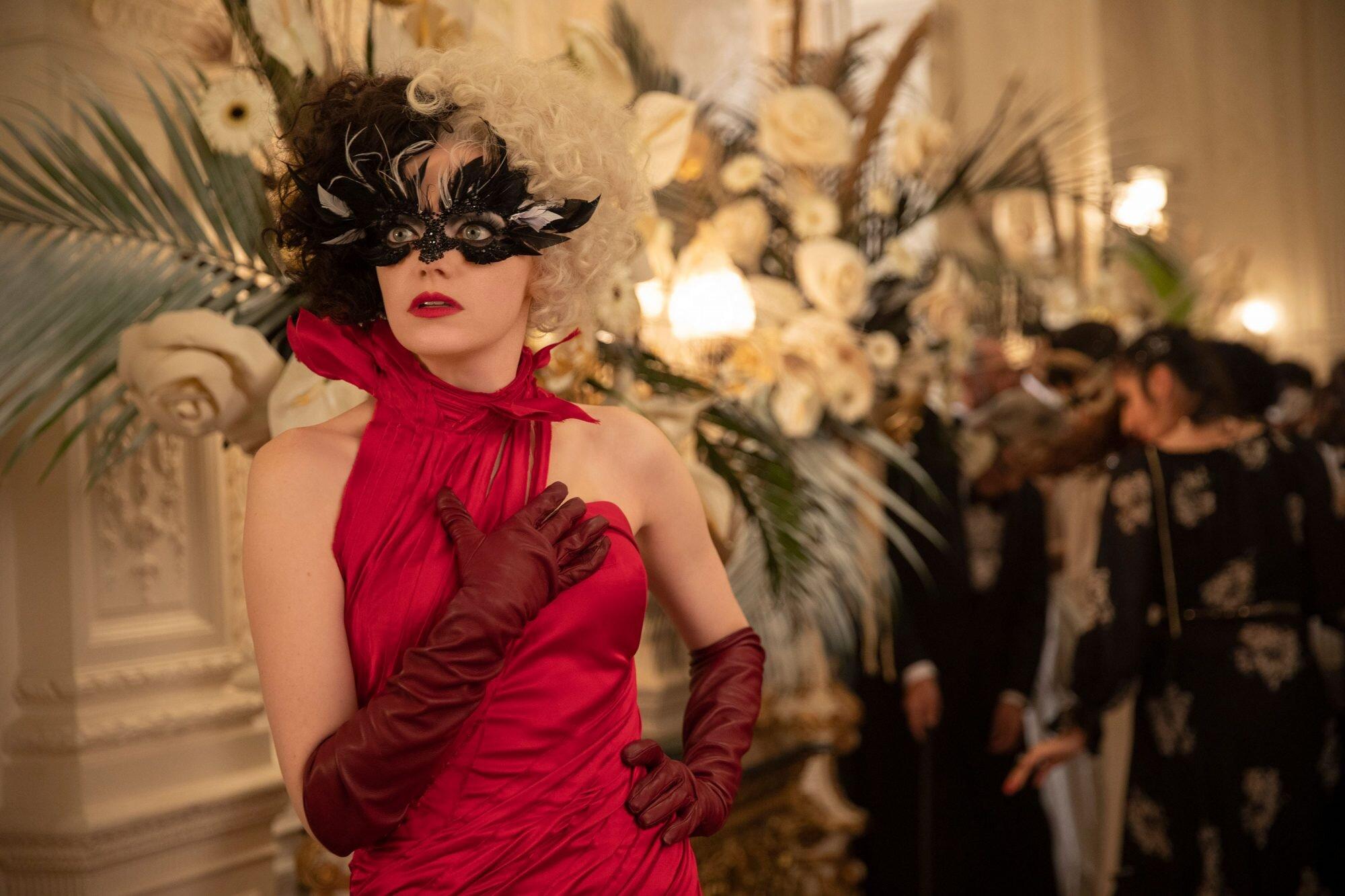 Emma Stone tendrá 47 cambios de vestuario en Cruella y este es su favorito