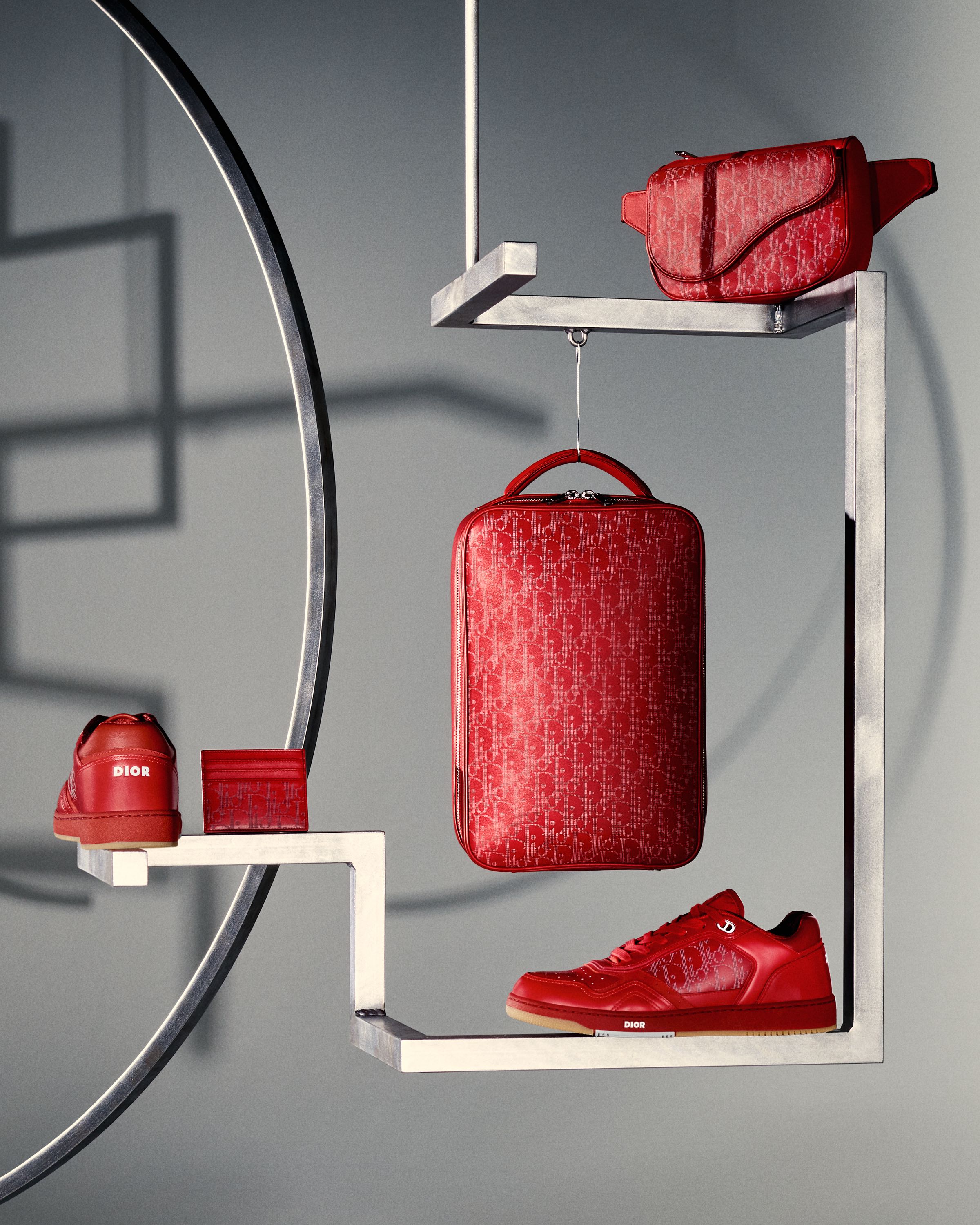 Dior World Tour: Una serie de accesorios que aportan ese toque de color ideal para cualquier ocasión