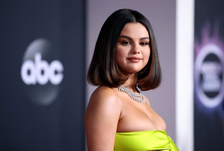 Selena Gomez expande Rare Beauty al mercado internacional