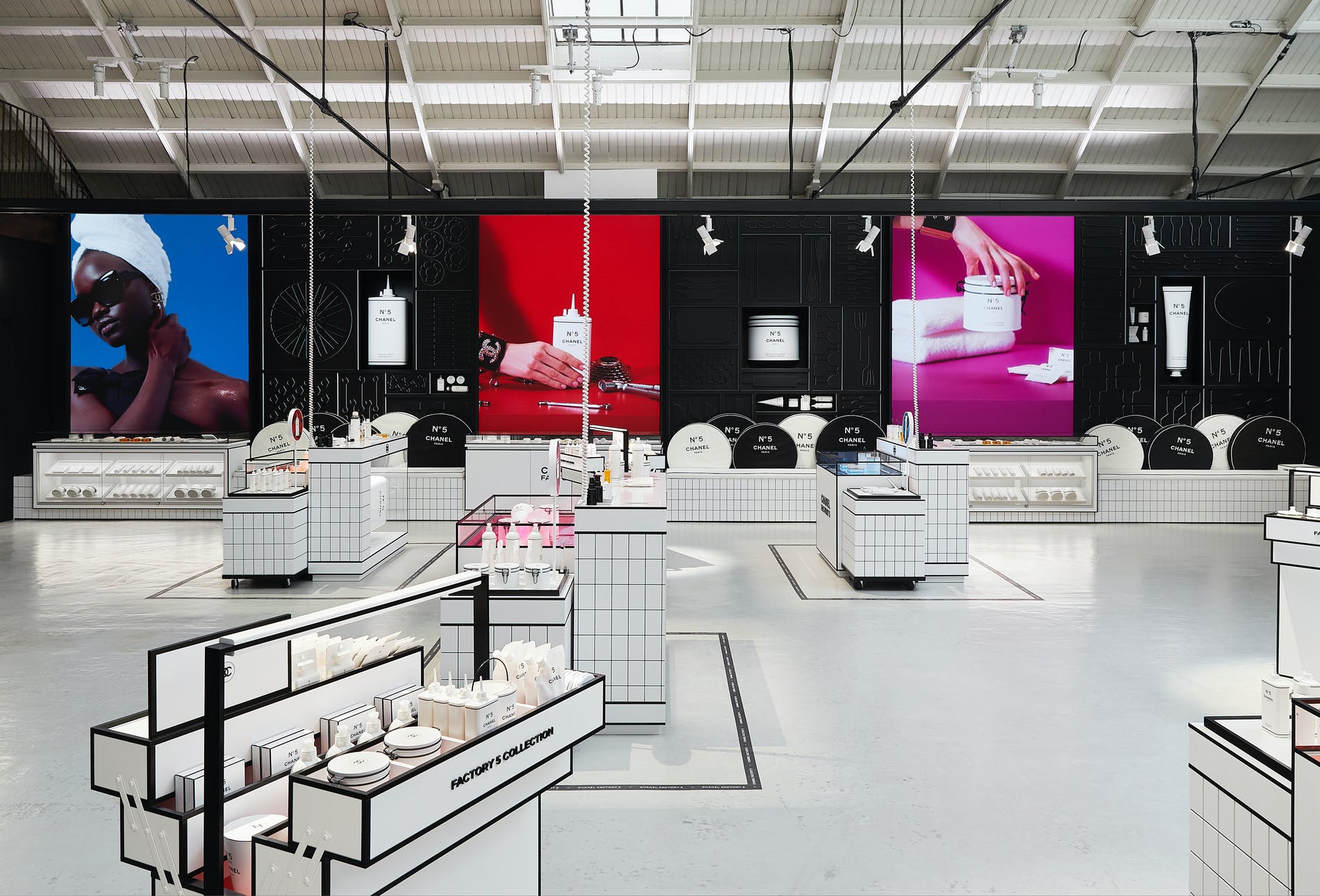 CHANEL FACTORY 5: La Pop-Up Store de la Maison donde podrás vivir una experiencia de lujo dentro de una fábrica ultramoderna