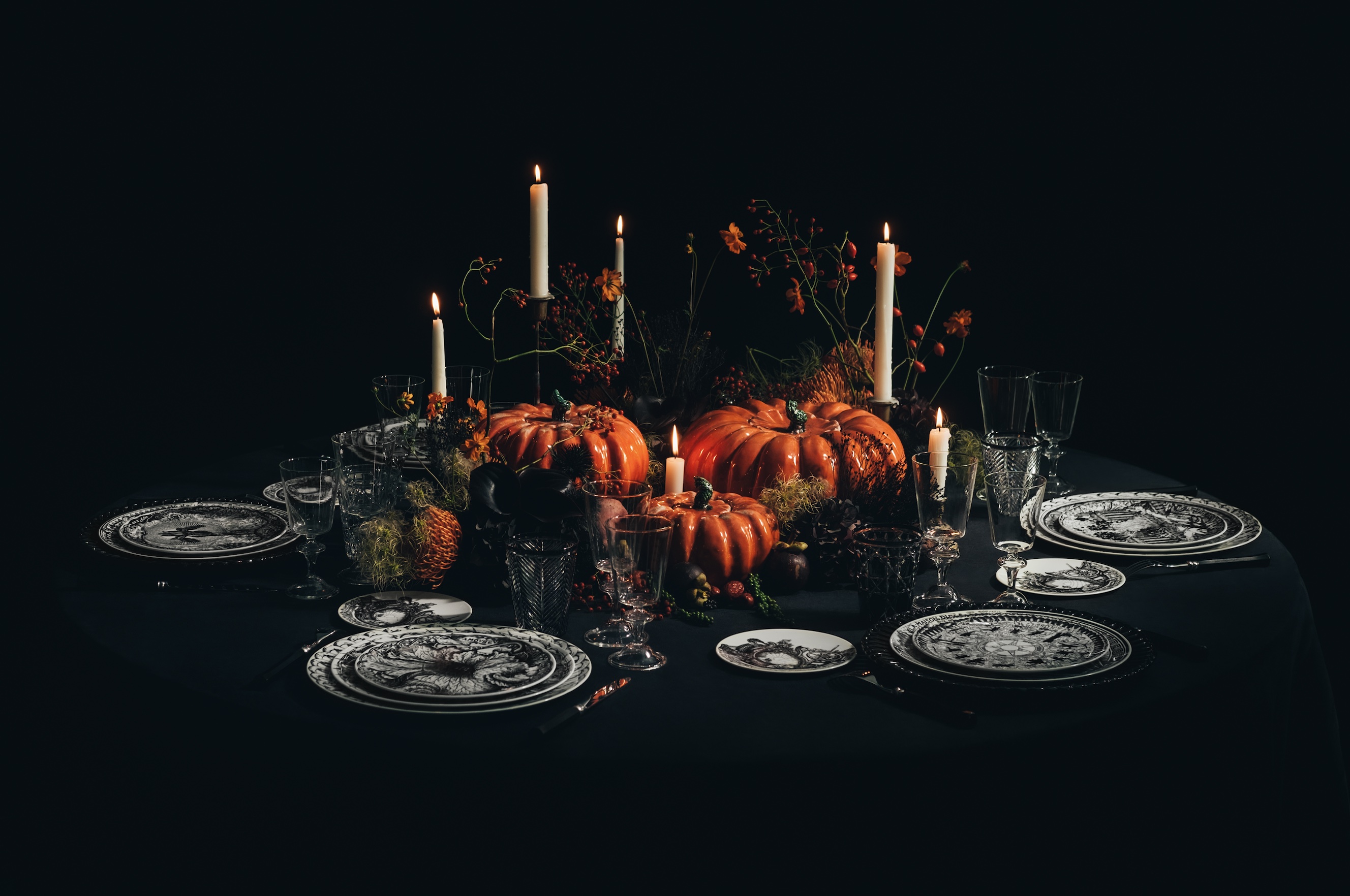 Dior celebra Halloween con unas piezas de cerámica misteriosas y refinadas