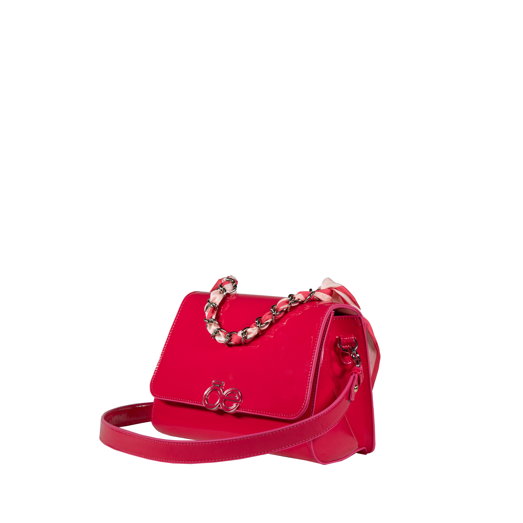 La colección de bolsas Clōe 2021, cada compra apoya la lucha contra el cáncer de mama.
