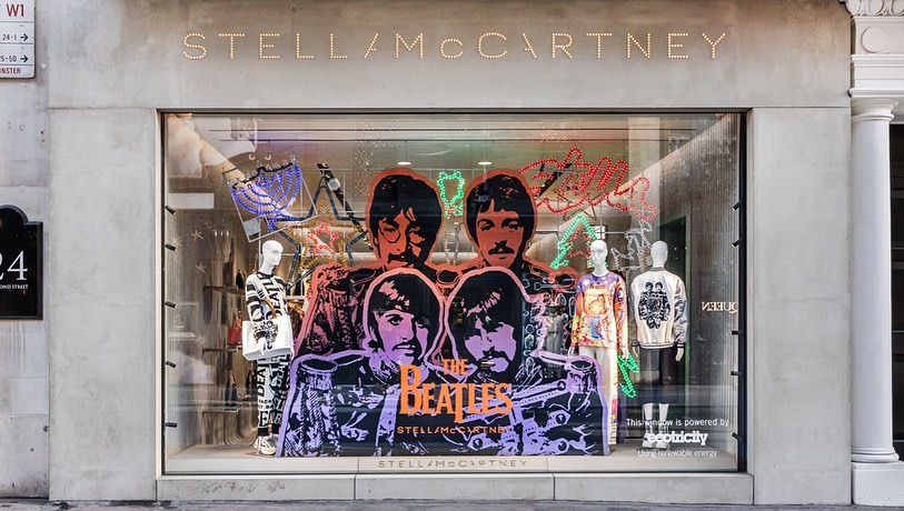 Stella McCartney rinde homenaje a su padre: lanza nueva colección de The Beatles