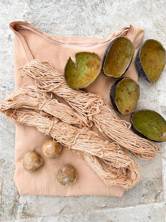 Dale color a tus prendas con teñidos naturales
