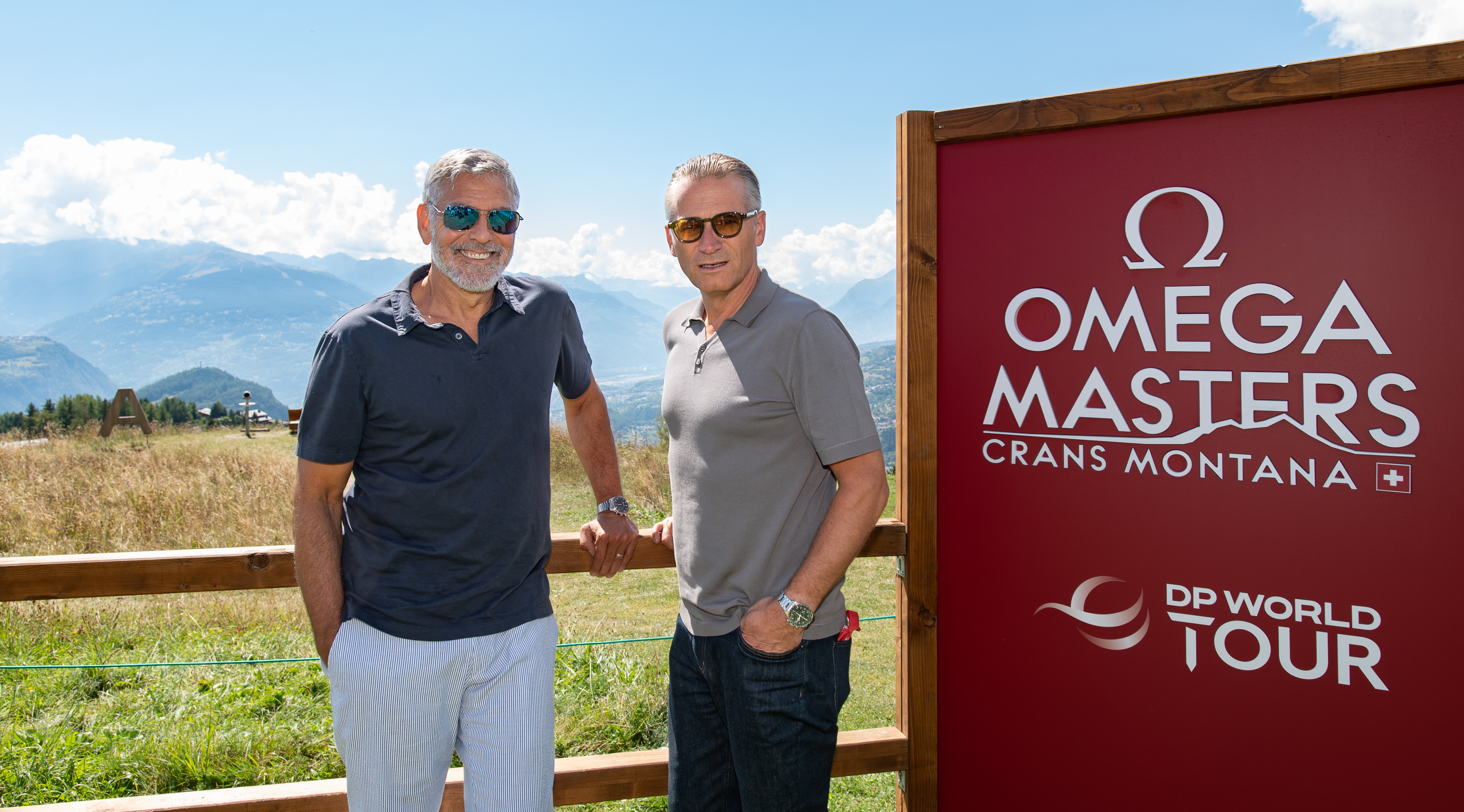 George Clooney celebra el torneo de golf OMEGA Masters en Suiza