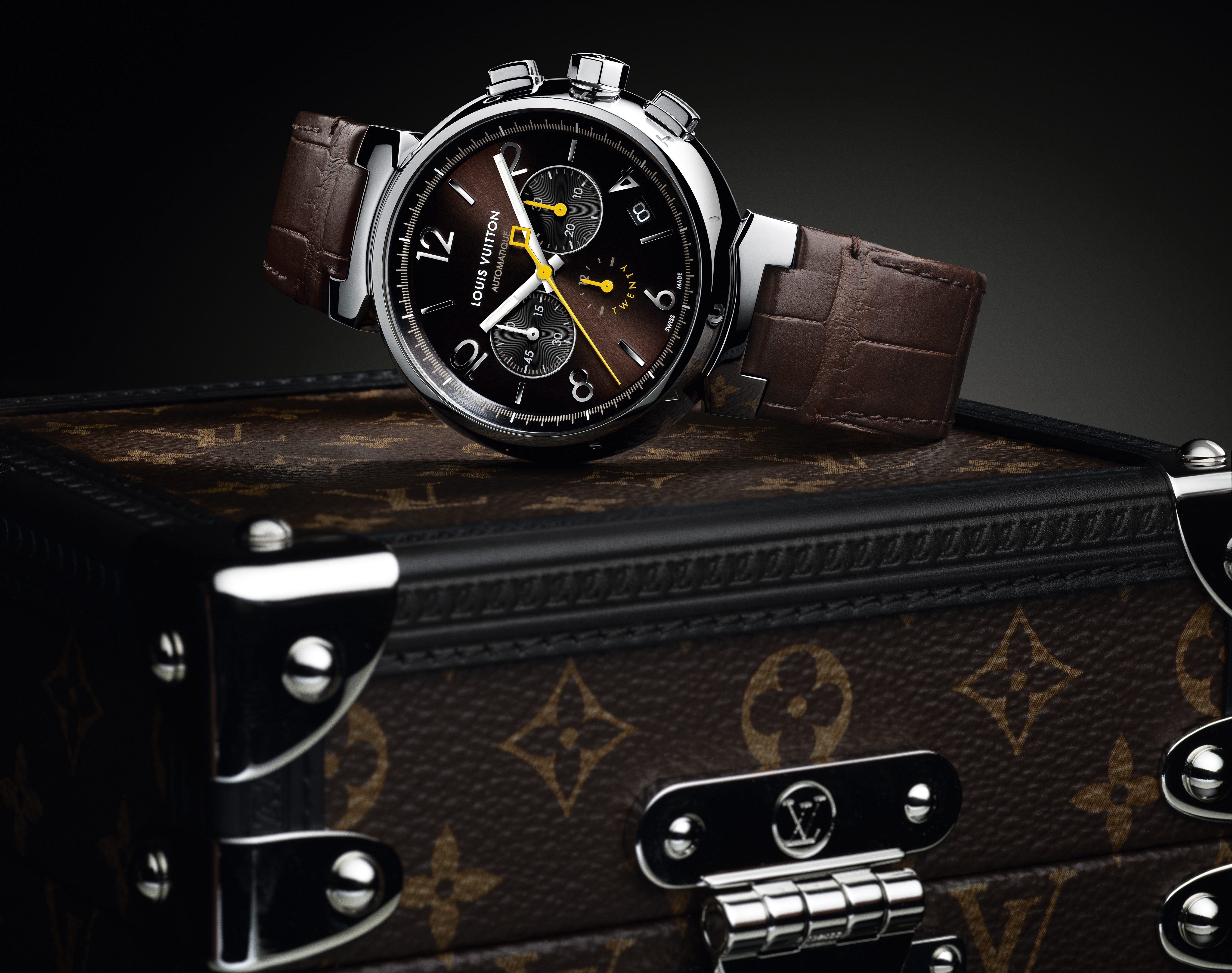 Reloj Louis Vuitton Tambor Hecho en Suiza Amarillo Segunda Mano Hombre Con  Caja