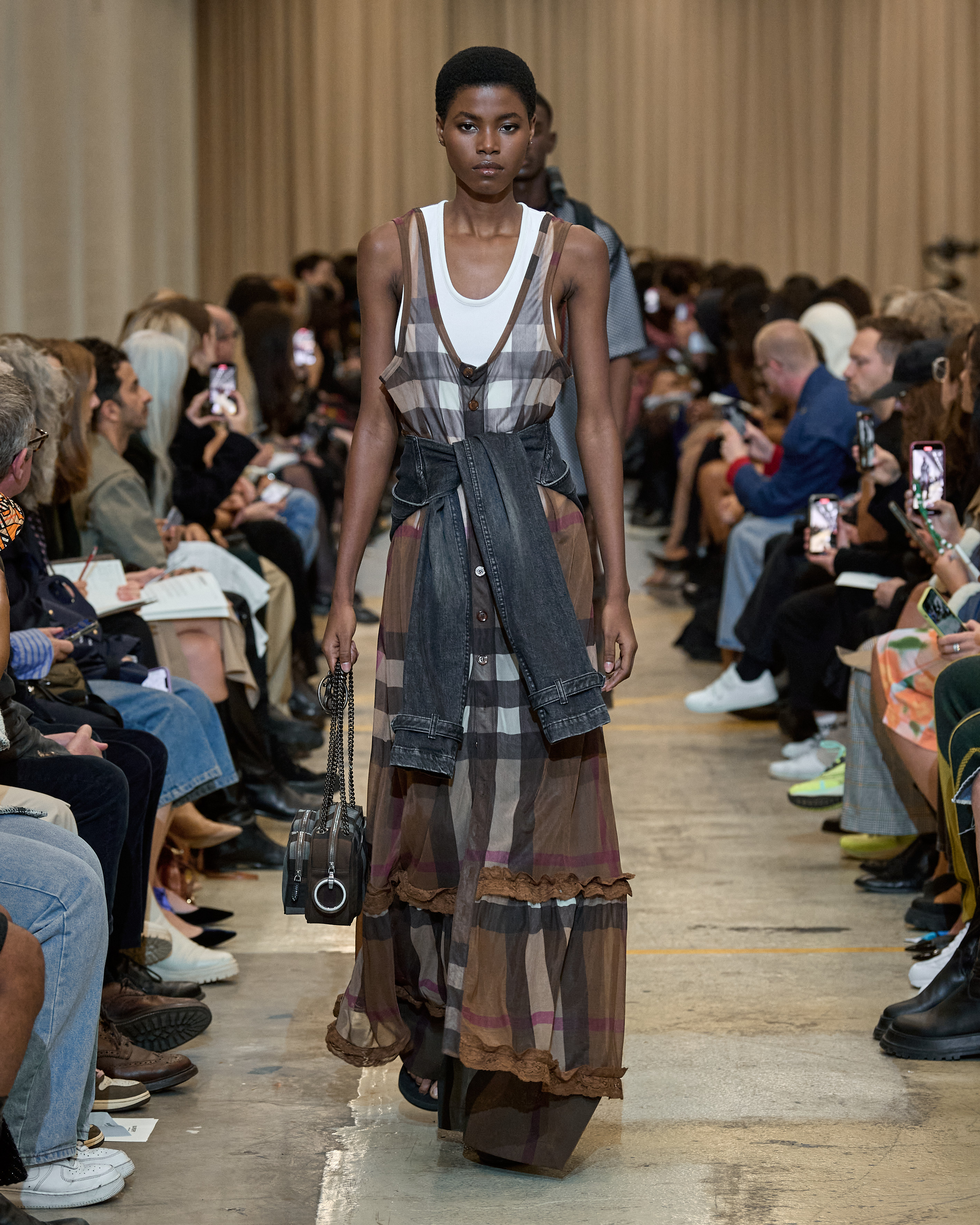Burberry se viste al estilo Riccardo Tisci