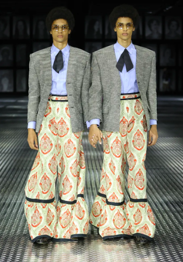 Gucci subió a la pasarela en Milán a 68 pares de gemelos idénticos