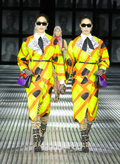 Gucci subió a la pasarela en Milán a 68 pares de gemelos idénticos