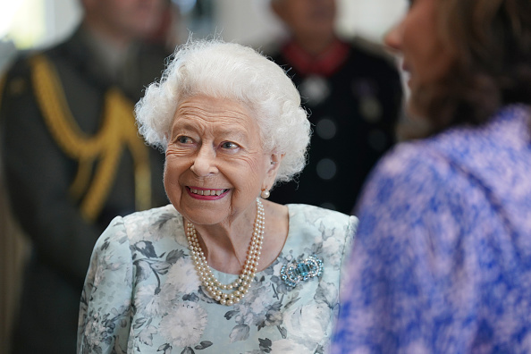 La salud de la reina Elizabeth II empeora, por lo que la familia real se reúne en Balmoral