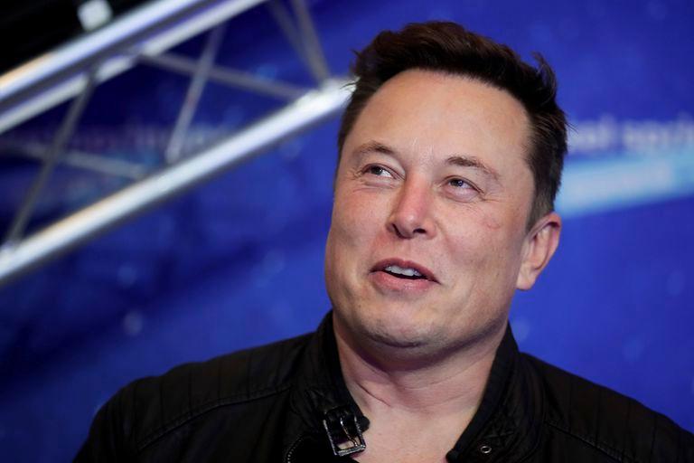 Elon Musk lanza una fragancia llamada ‘Burnt Hair’ en un nuevo intento de comprar Twitter