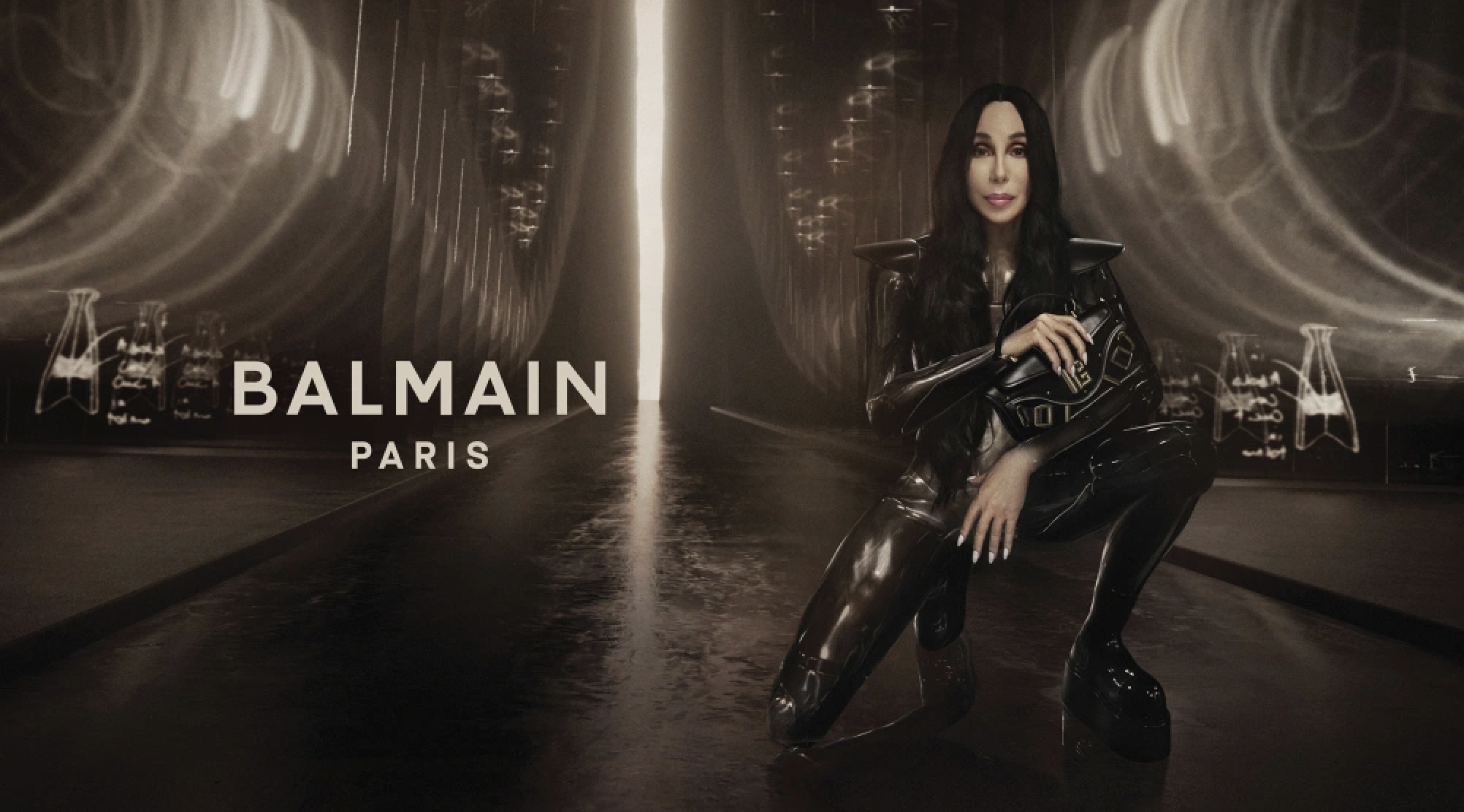 The Balmain Blaze: La nueva campaña protagonizada por Cher