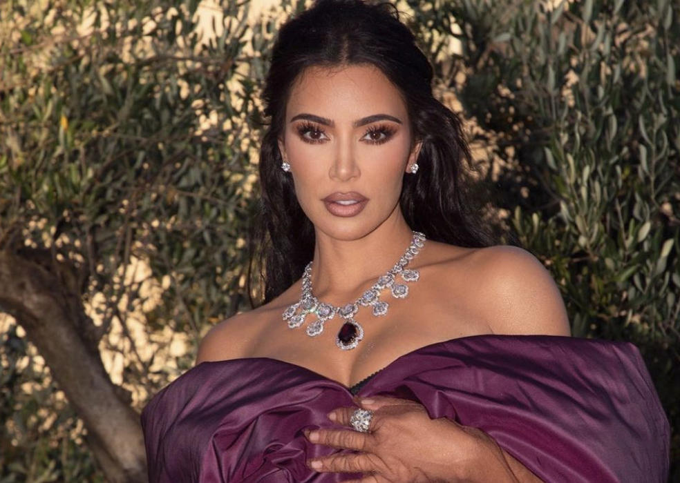 El impactante look de Kim Kardashian en el desfile Alta Moda de Dolce & Gabbana