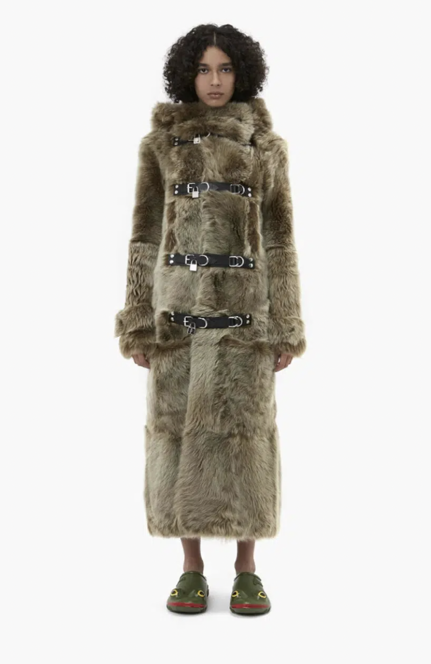 El abrigo con candados de JW Anderson