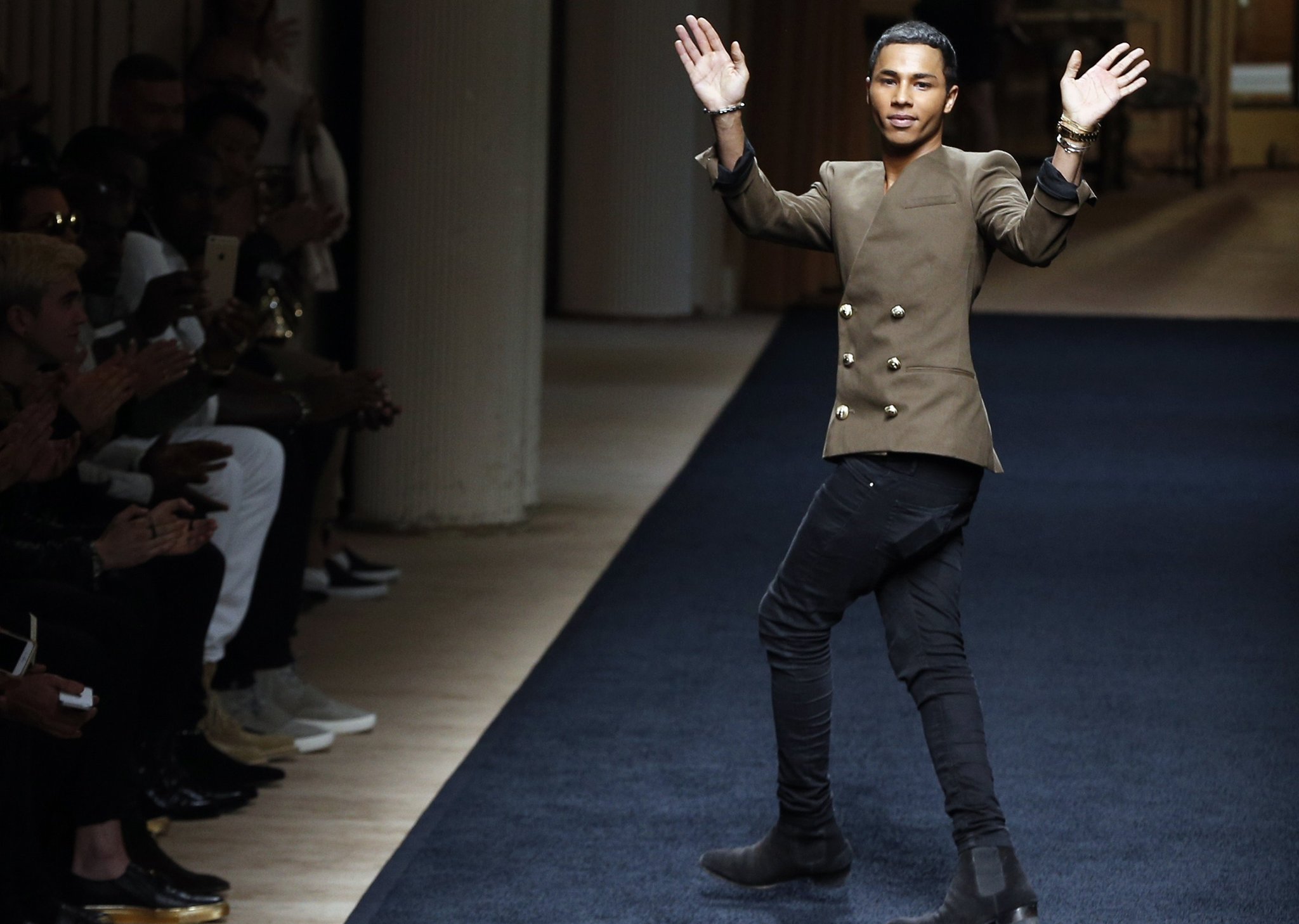 Se roban 50 vestidos Balmain a unos días del Paris Fashion Week