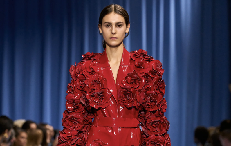 Balmain triunfa en la Semana de la Moda con inspiradora colección