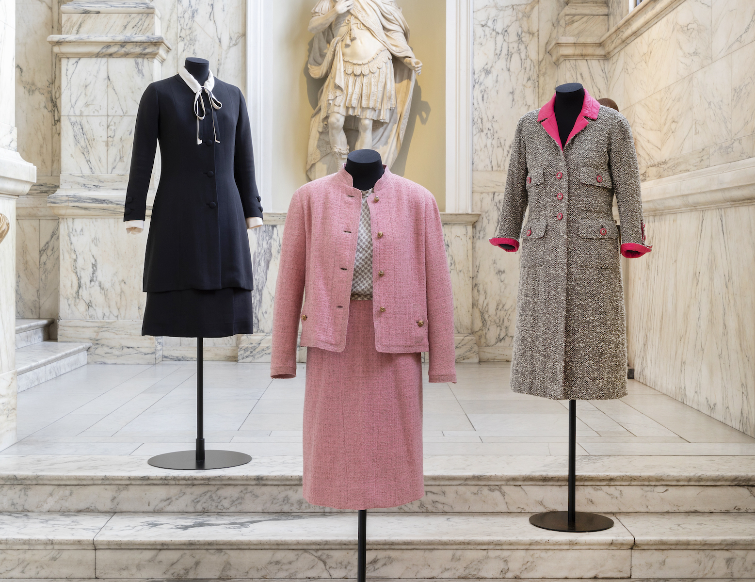 "Gabrielle Chanel: Fashion Manifiesto": Una exposición a través del tiempo
