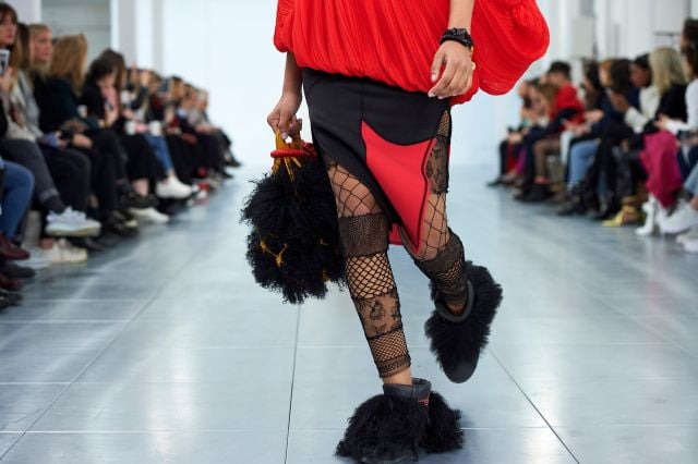 Los zapatos peludos se convierten en tendencia