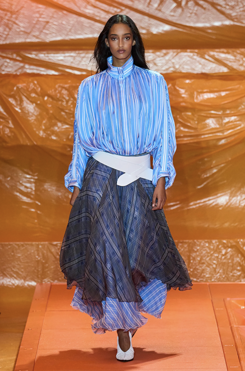 Louis Vuitton Mujer Primavera-Verano 2024 y su nueva feminidad