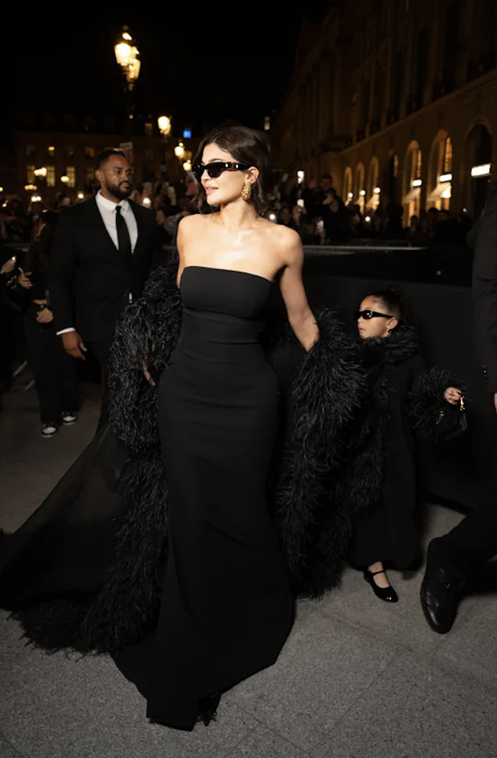 Elegancia en el Front Row: Kylie Jenner y Stormi Deslumbran en París