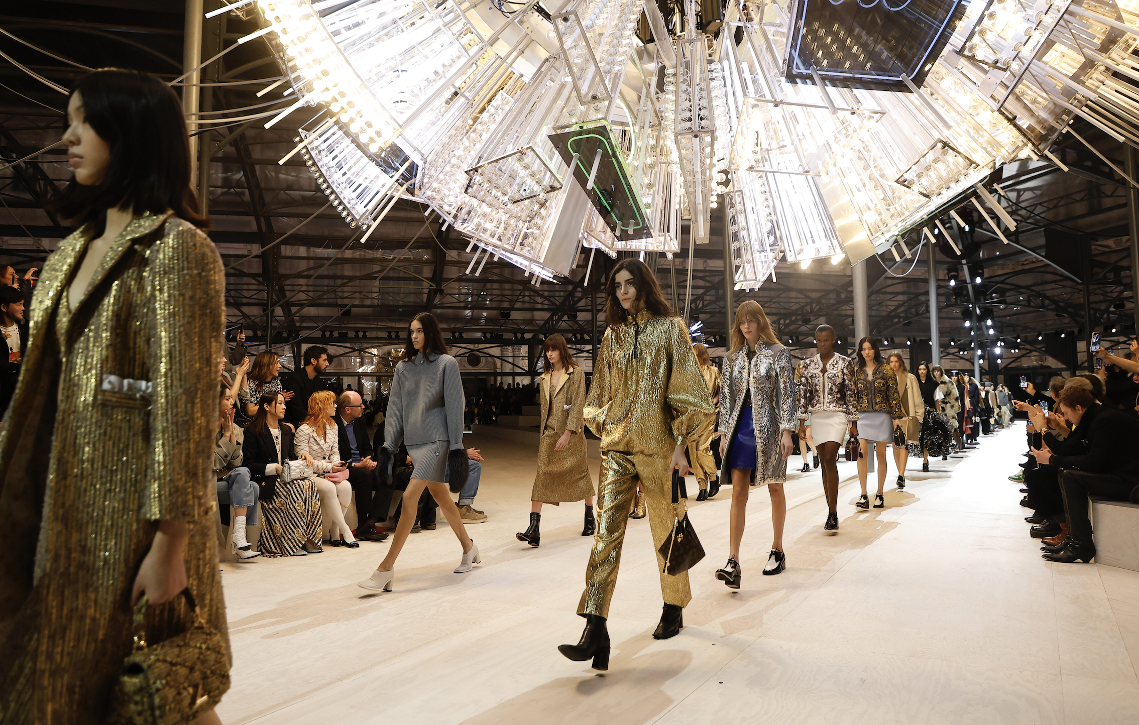 Louis Vuitton: Un Viaje de Diez Años Hacia el Otoño-Invierno 2024