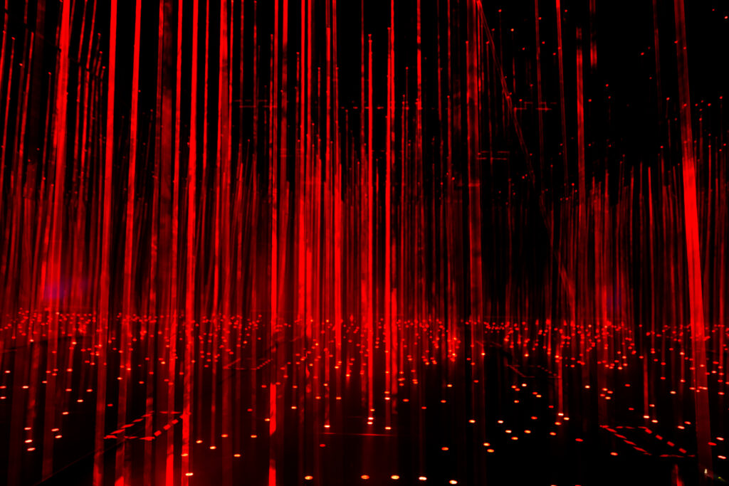 Antara Te Invita a Light Rain: Una Experiencia Sensorial de Magia e Iluminación Infinita