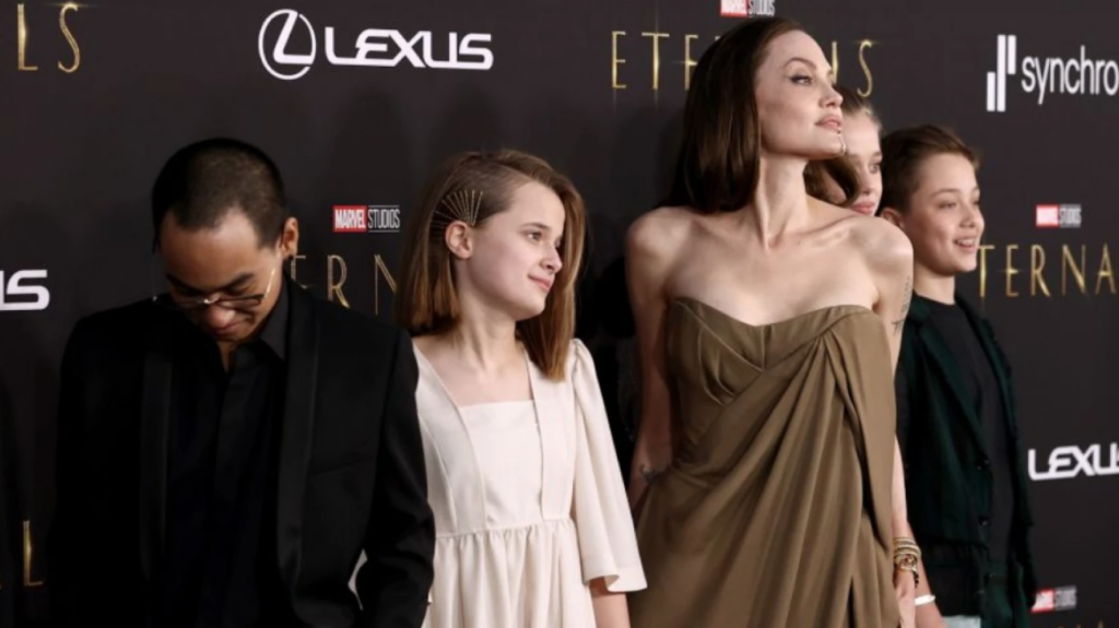 vivienne-hija-de-angelina-jolie-y-brad-pitt-se-quit-el-apellido