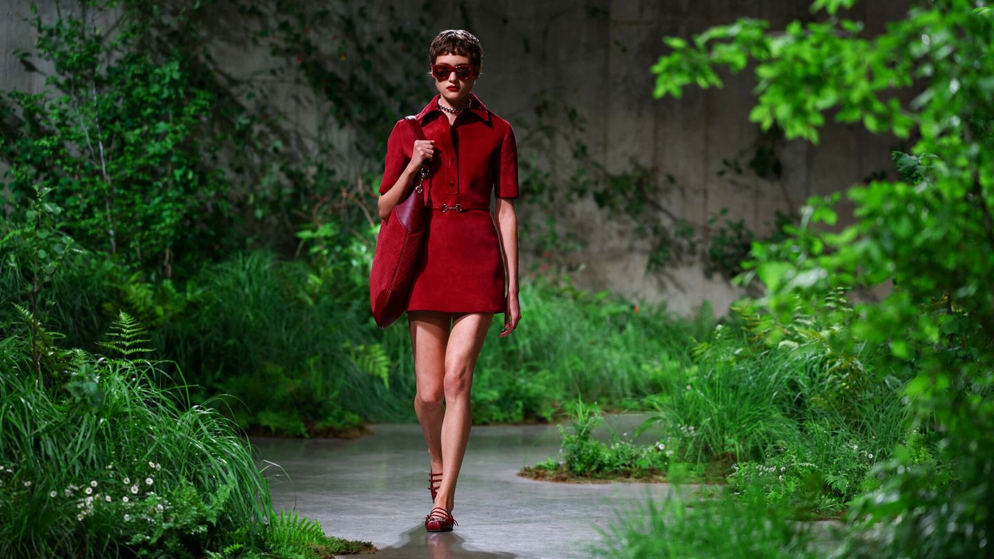 Gucci Crucero 2025: Sabato de Sarno nos sumerge en un sueño de primavera