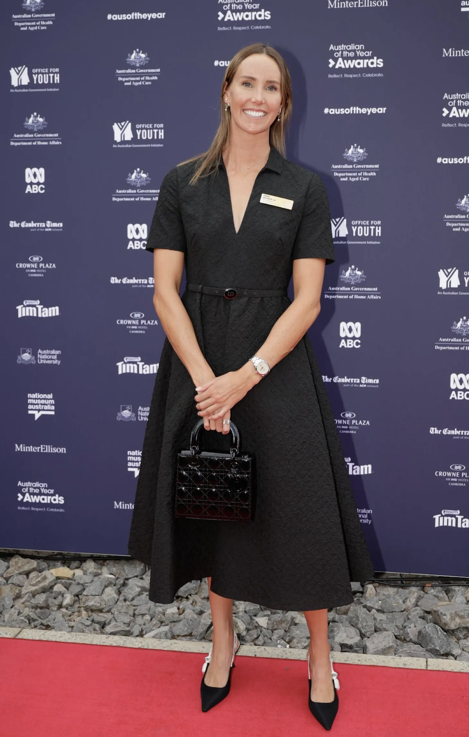 Emma McKeon: ¡Orgullo olímpico y elegancia Dior se unen en parís 2024! 