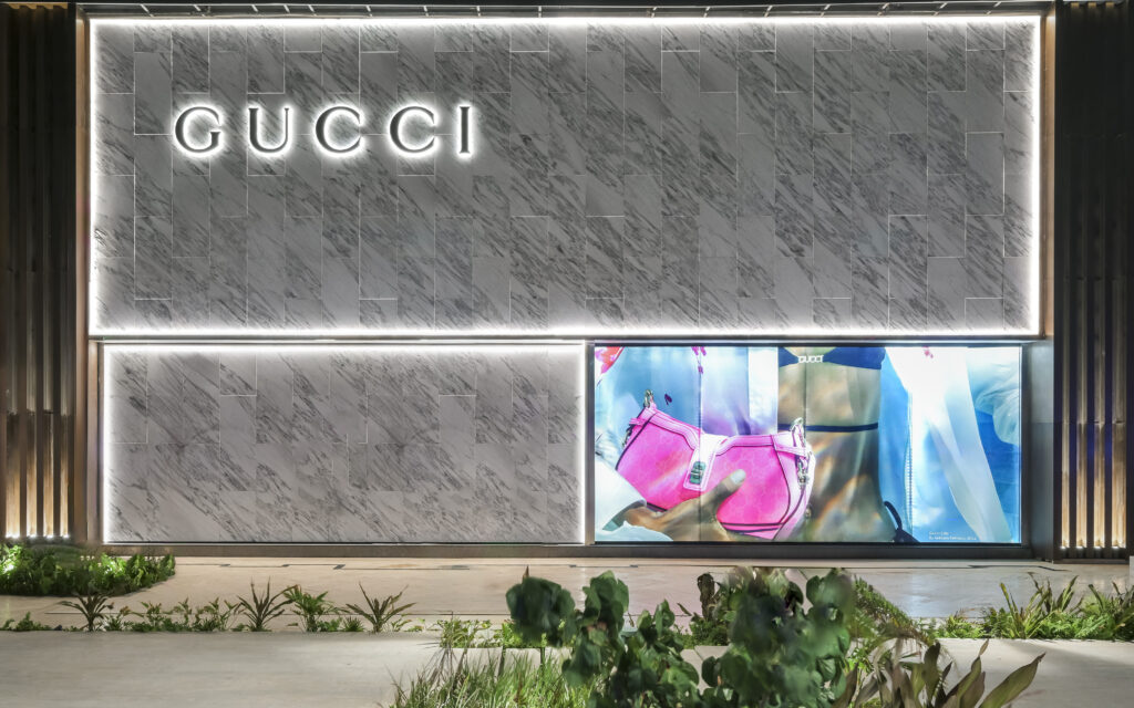 Gucci reabre su boutique remodelada en Cancún