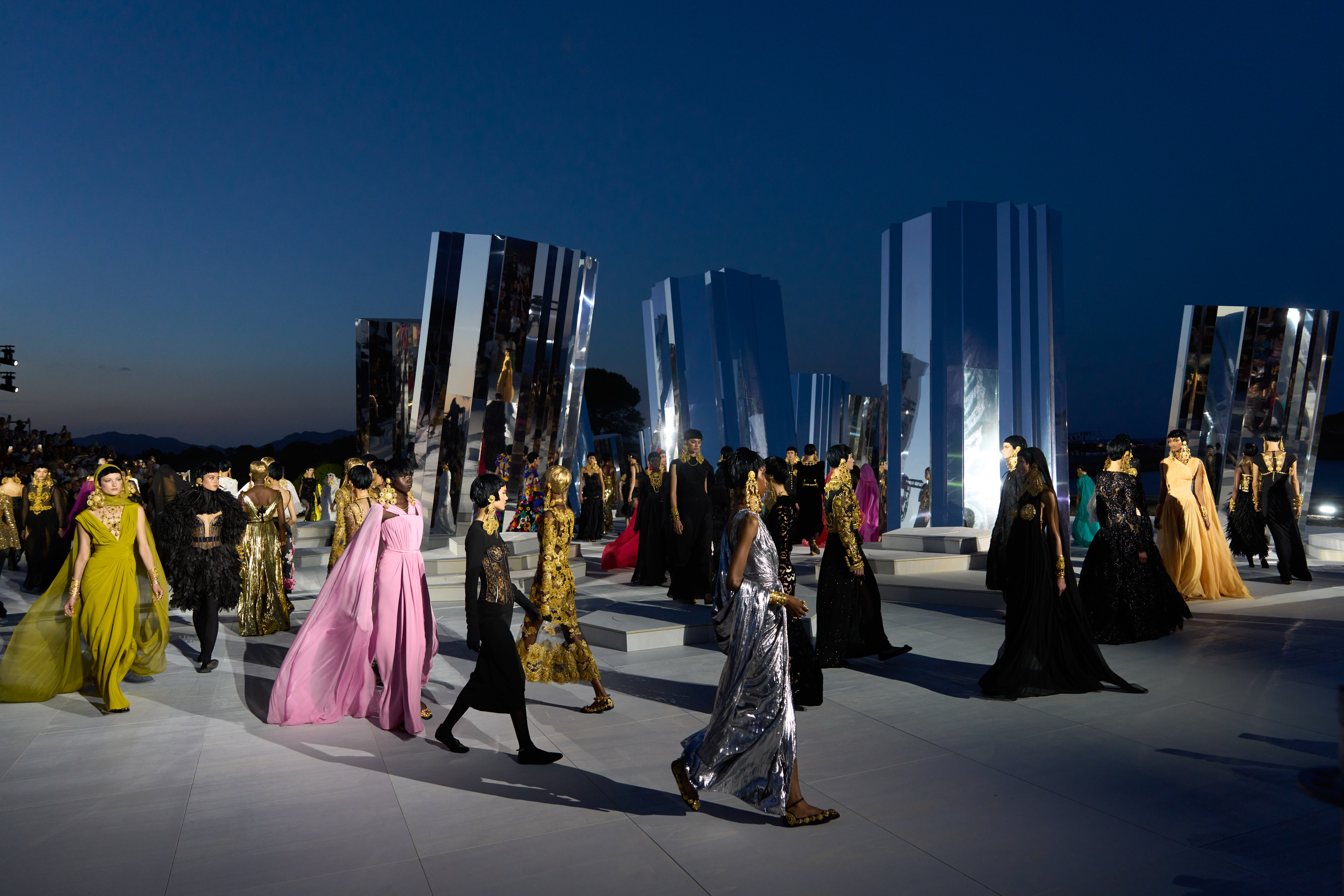 D&G en 2024 Haute Couture: Un Tributo a la Historia y Belleza de Cerdeña