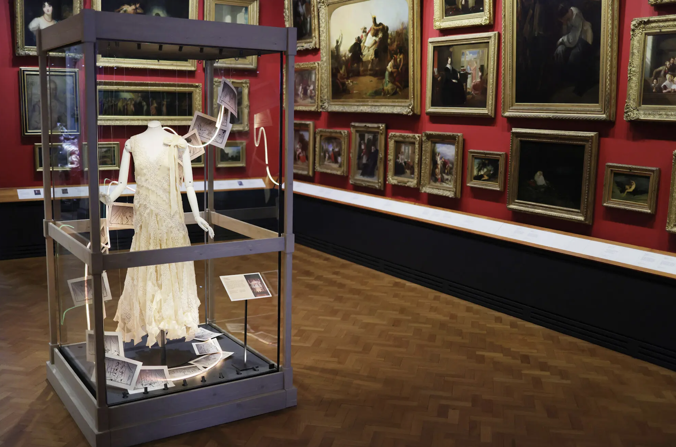Taylor Swift brilla en el Museo V&A de Londres