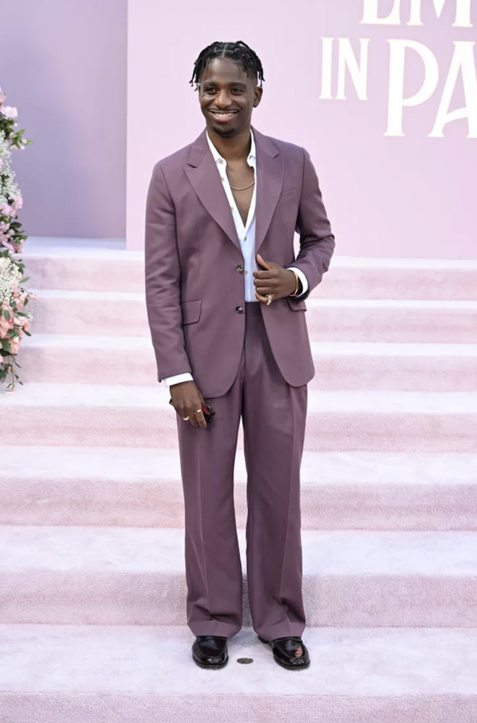 ¡Luces, cámara, Emily en París!: Moda y Estilo en la Premiere