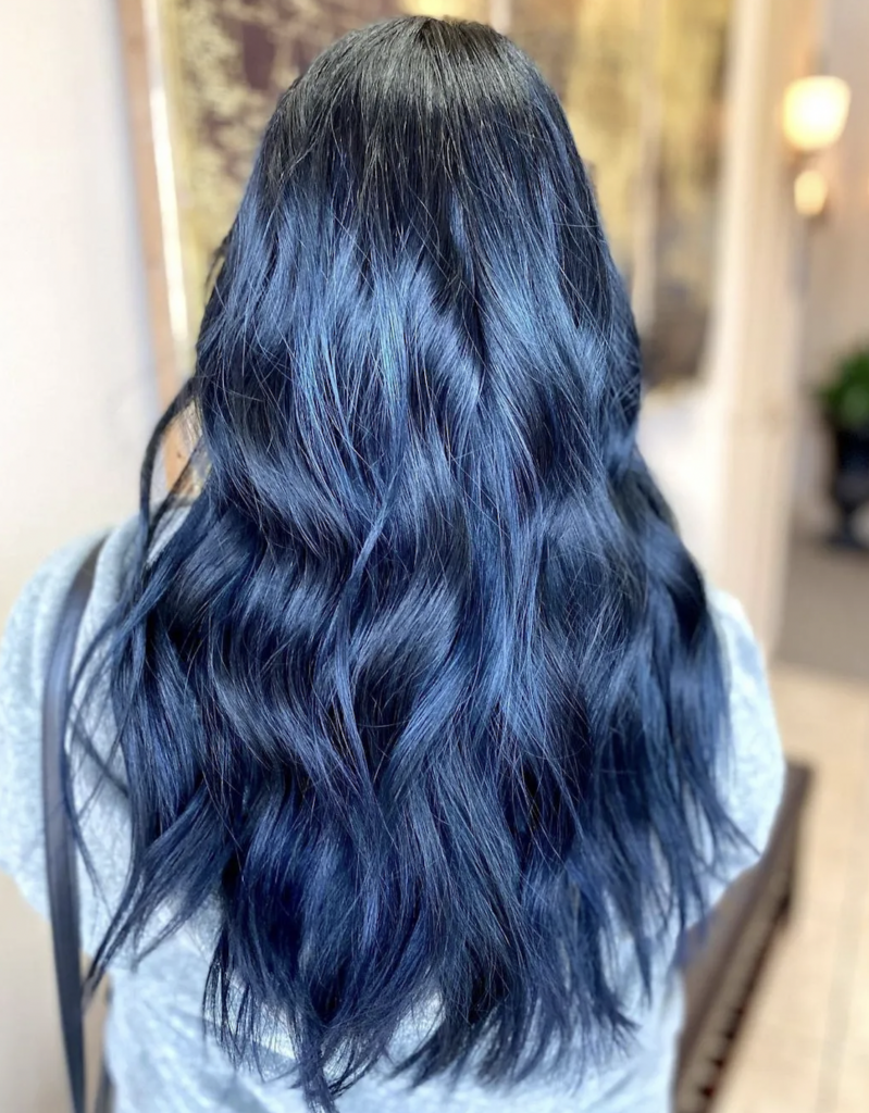 Blue Black: El color sofisticado de temporada