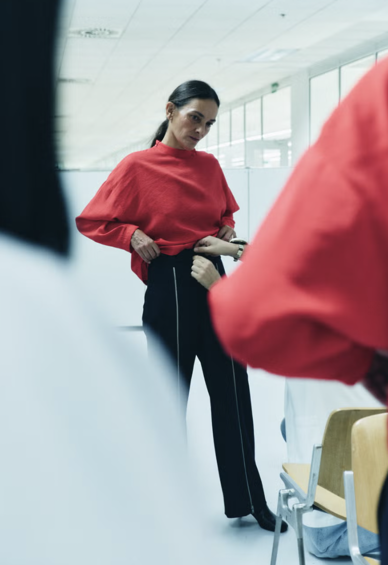 Zara: Moda Artesanal en "Into the Process"