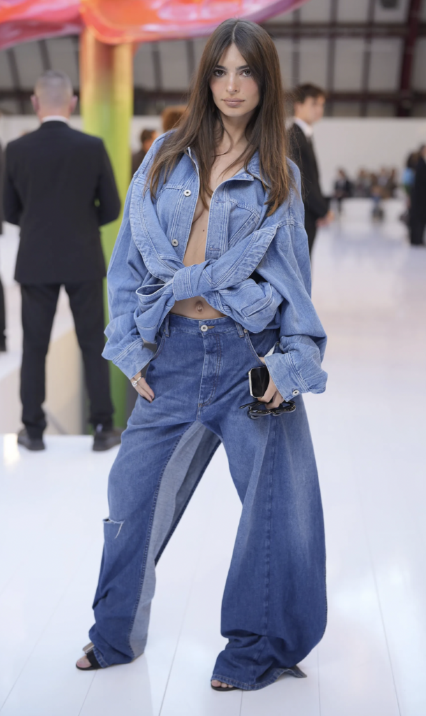 Jeans con costuras torcidas: tendencia otoño-invierno 2024