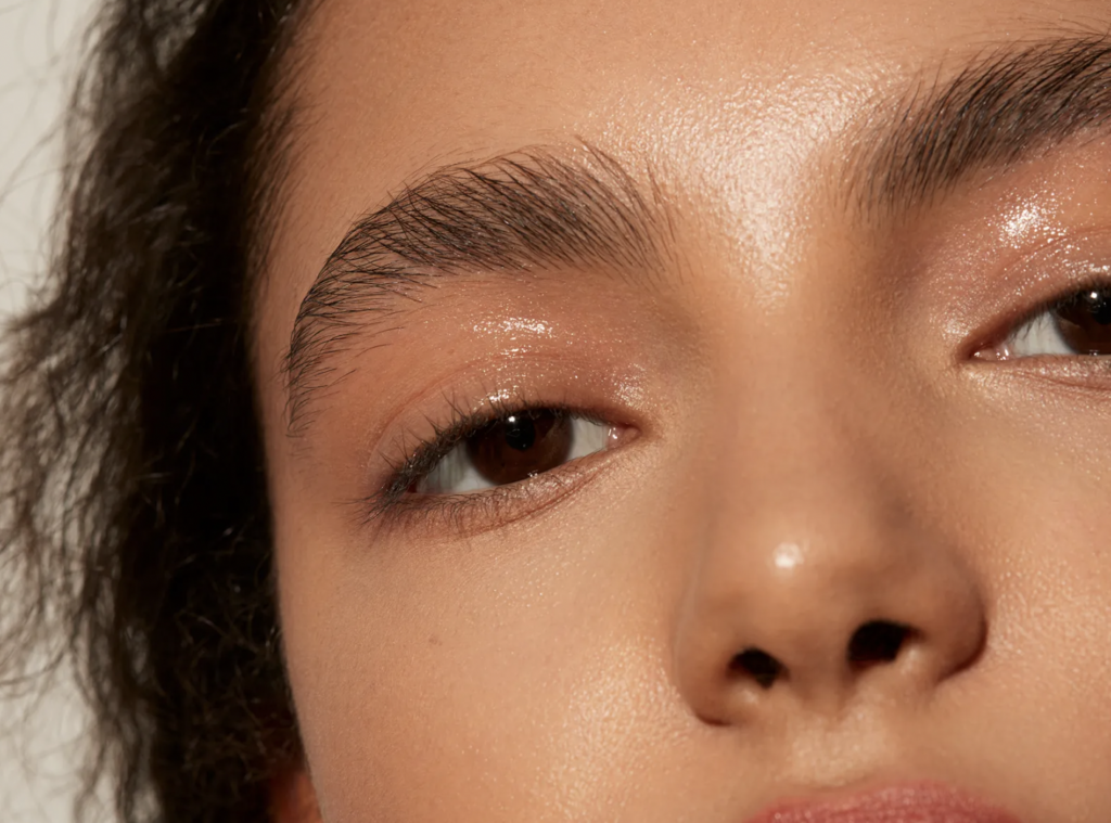 Maquillaje Completo con SPF: Protección Total