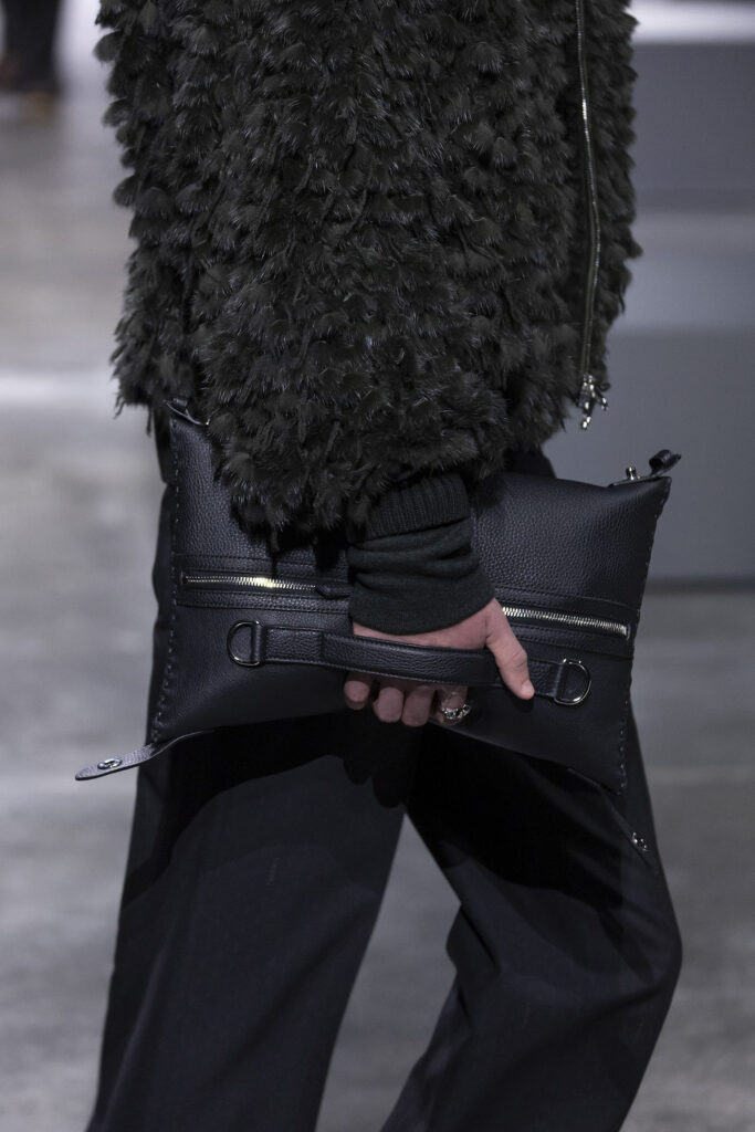 FENDI Siesta Bag: Estilo Versátil y Sofisticado