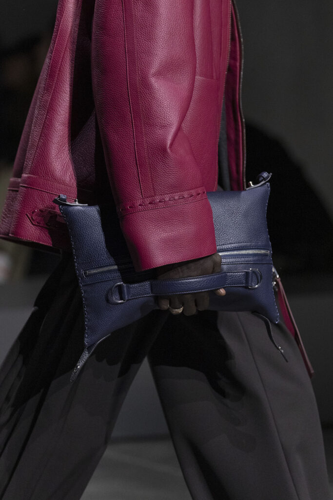 FENDI Siesta Bag: Estilo Versátil y Sofisticado