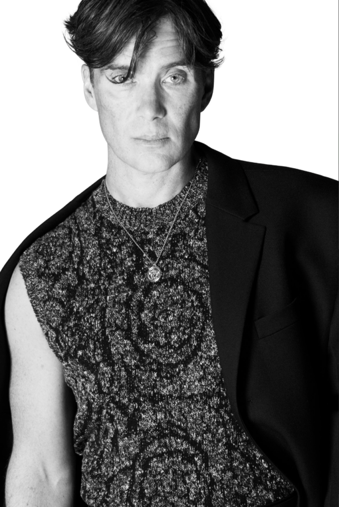 Anne Hathaway y Cillian Murphy en la nueva campaña de Versace