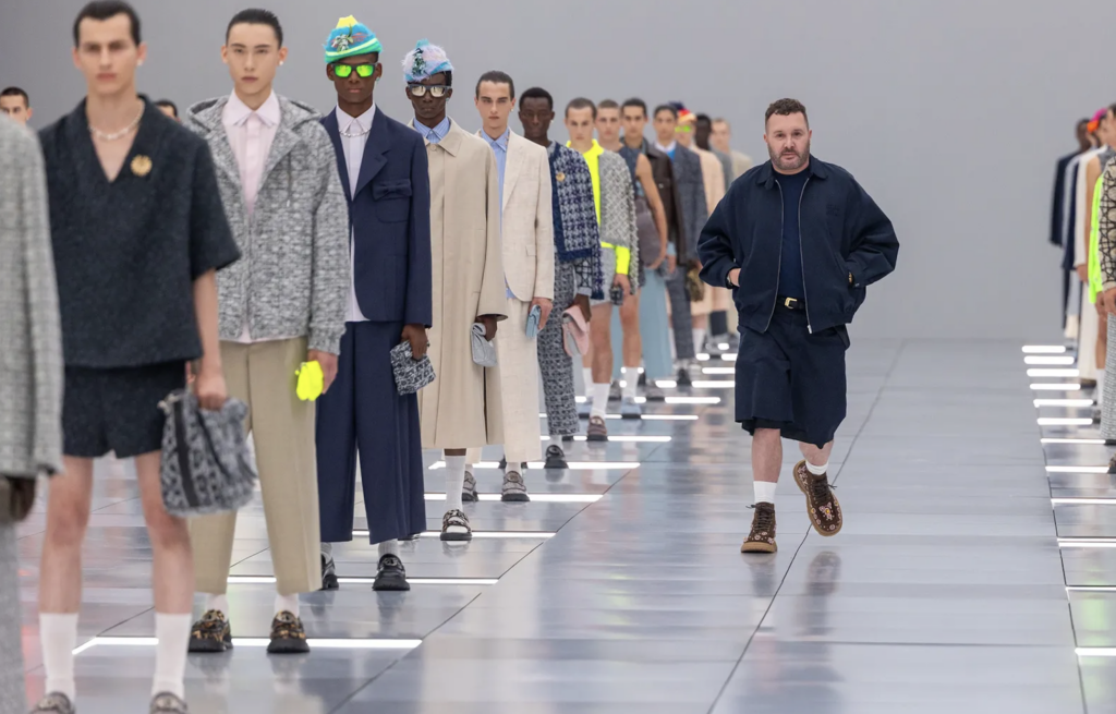 Kim Jones cambia de rumbo