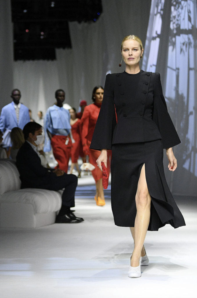 Kim Jones cambia de rumbo